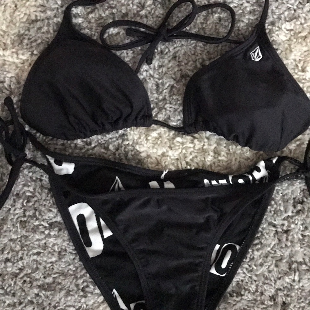 Reversible volcom women's bikini
